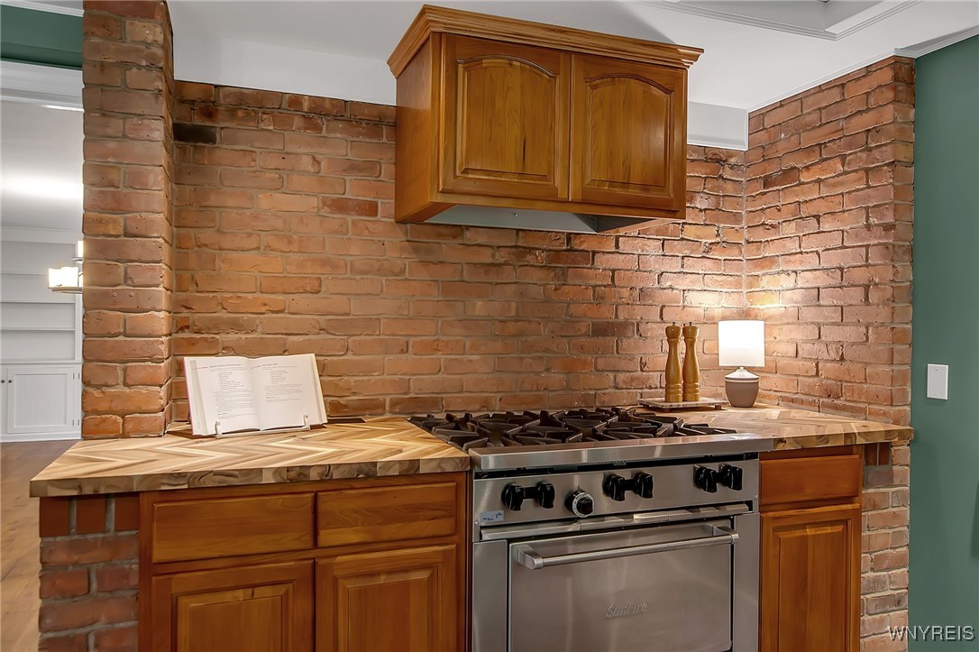Elma, New York, 14059, United States, 7 Bedrooms Bedrooms, ,6 BathroomsBathrooms,Residential,For Sale,1935359