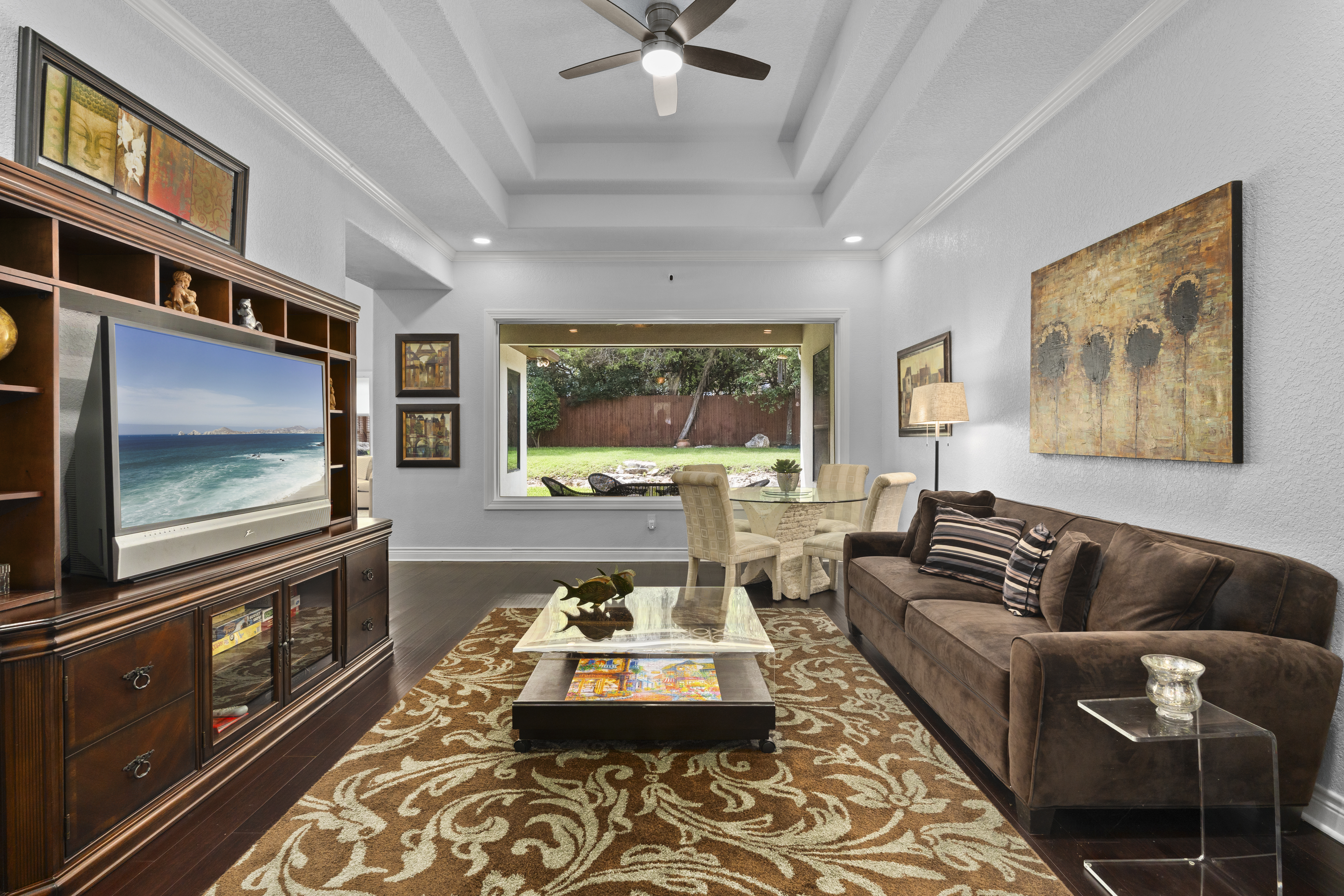  Remodeled Estate Living in Rogers Ranch - 物件實景