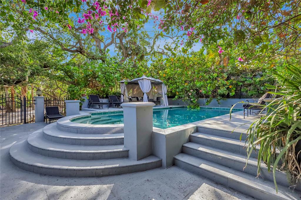 Tampa, Florida, 33611, United States, 5 Bedrooms Bedrooms, ,7 BathroomsBathrooms,Residential,For Sale,1988340