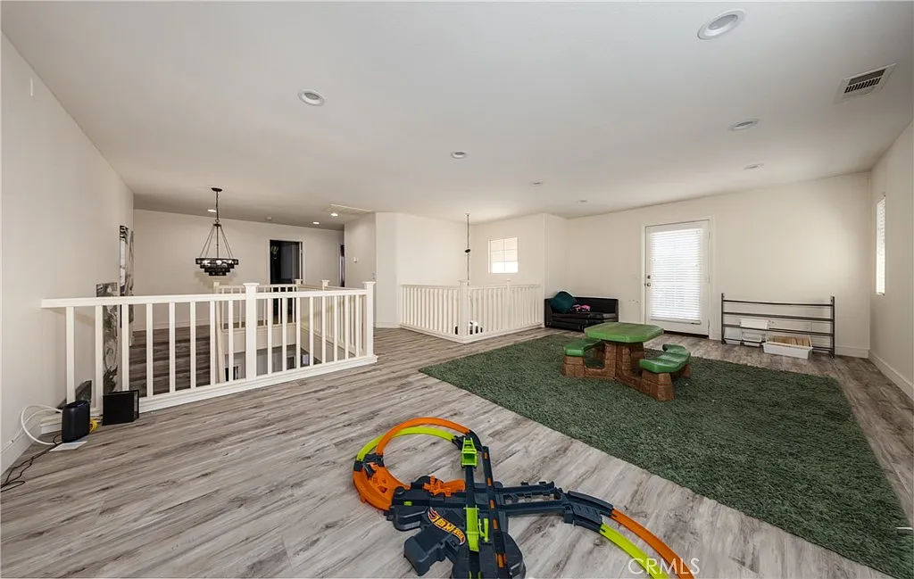 Victorville, California, 92395, United States, 5 Bedrooms Bedrooms, ,3 BathroomsBathrooms,Residential,For Sale,1976138