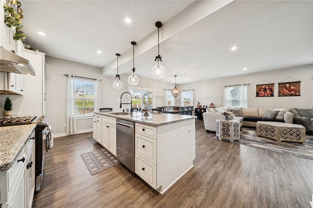 Penn Twp, Pennsylvania, 15644, United States, 4 Bedrooms Bedrooms, ,4 BathroomsBathrooms,Residential,For Sale,2010437