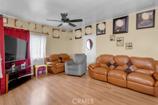 Los Angeles, California, 90023, United States, 4 Bedrooms Bedrooms, ,Residential,For Sale,1881360