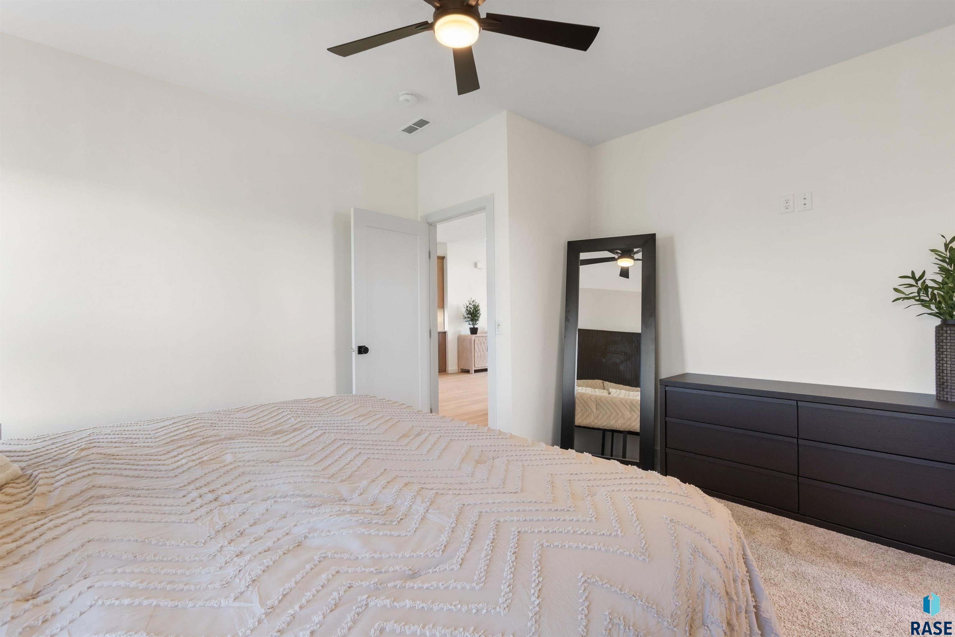 Rock Rapids, Iowa, 51246, United States, 5 Bedrooms Bedrooms, ,3 BathroomsBathrooms,Residential,For Sale,1957836