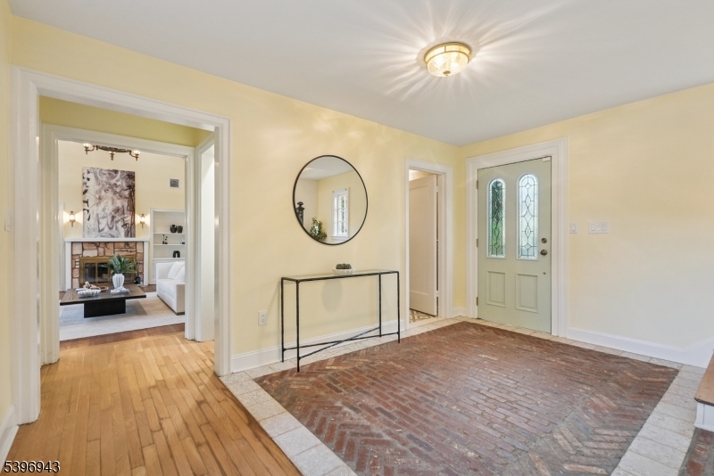 South Orange Village Twp., New Jersey, 07079, United States, 8 Bedrooms Bedrooms, ,7 BathroomsBathrooms,Residential,For Sale,1991818