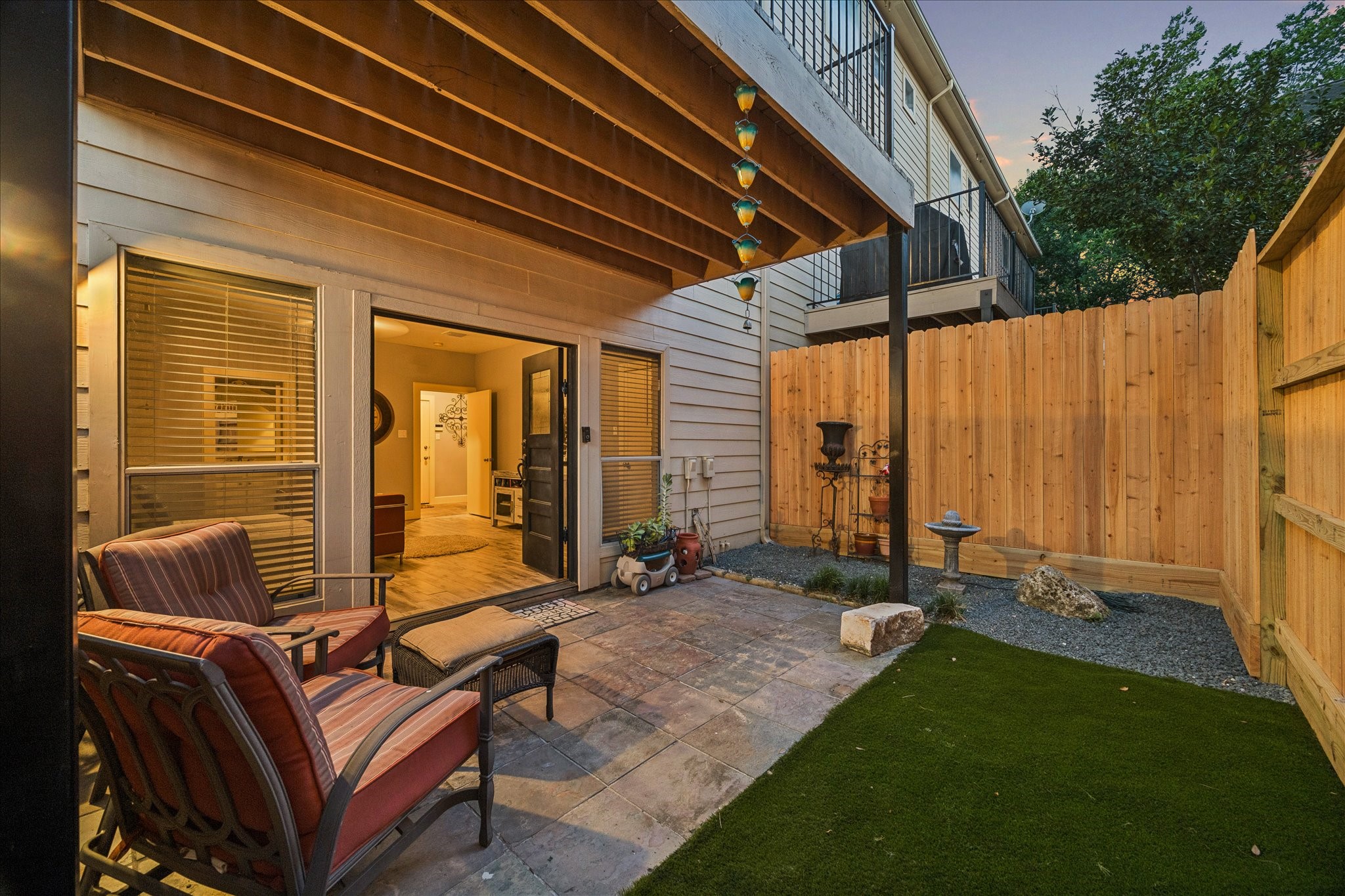  915 Knox Street D - 物件實景