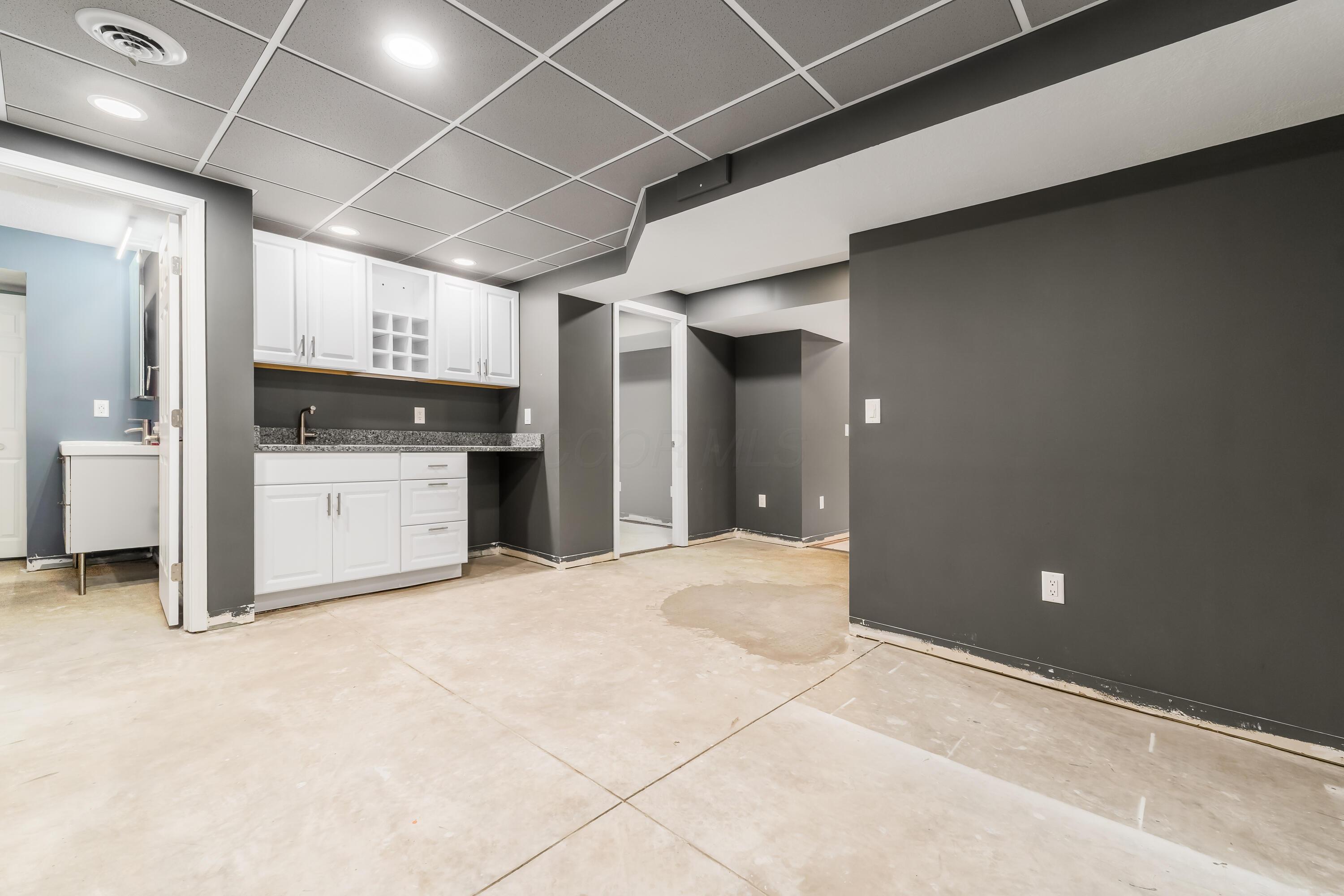 Granville, Ohio, 43023, United States, 5 Bedrooms Bedrooms, ,4 BathroomsBathrooms,Residential,For Sale,2003163