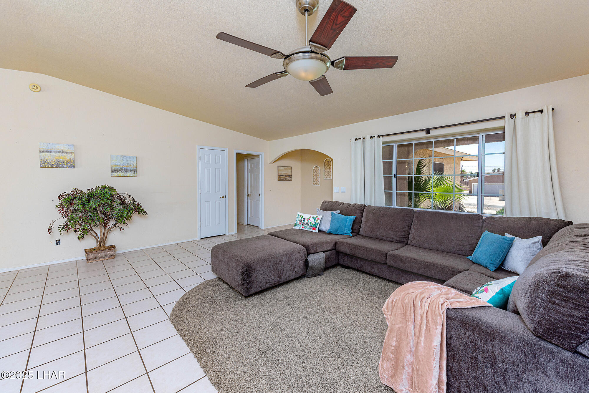 Lake Havasu City, Arizona, 86406, United States, 3 Bedrooms Bedrooms, ,1 BathroomBathrooms,Residential,For Sale,1891865
