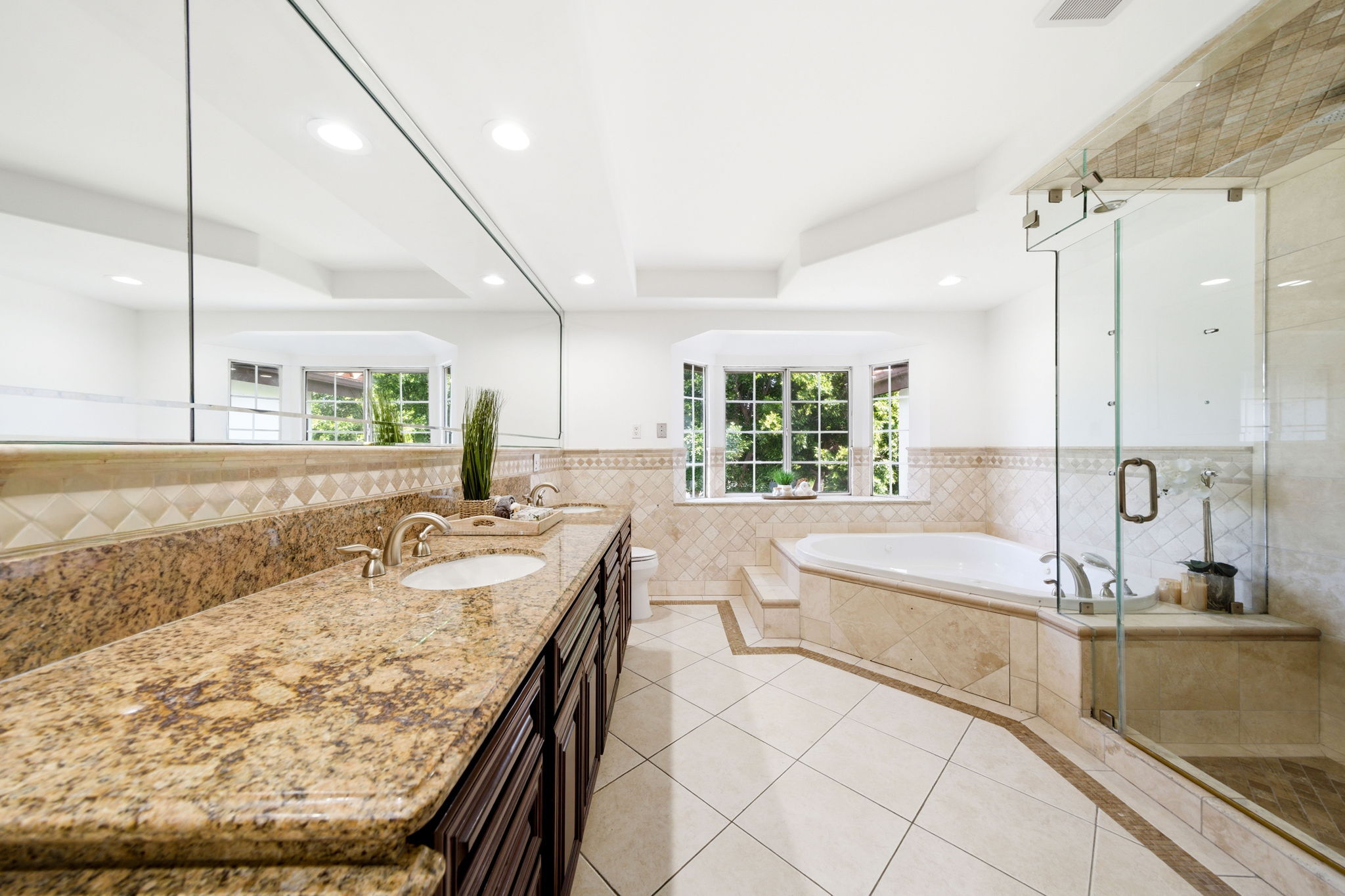  4115 Laurelgrove Ave - 物件實景