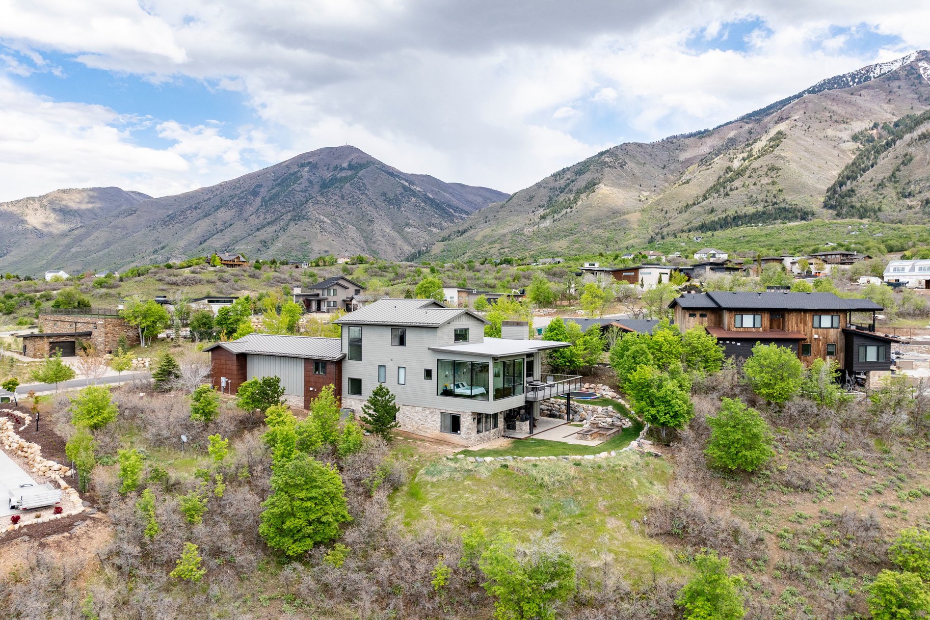  Mountain Contemporary Masterpiece with Panoramic Summit Creek Views - 物件實景