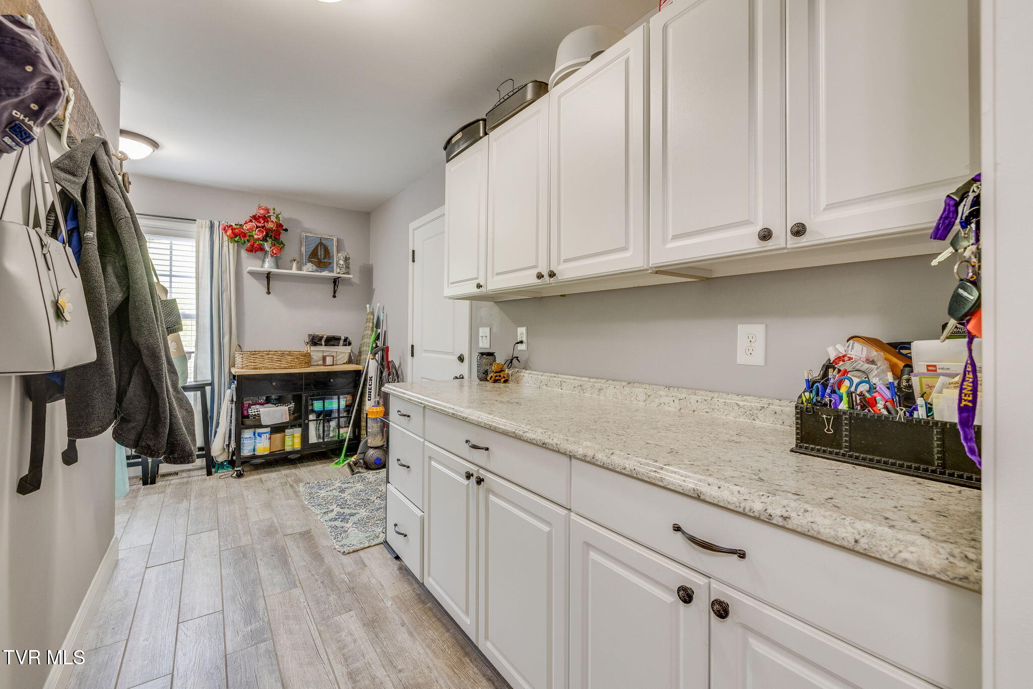 Bluff City, Tennessee, 37618, United States, 3 Bedrooms Bedrooms, ,4 BathroomsBathrooms,Residential,For Sale,2048525