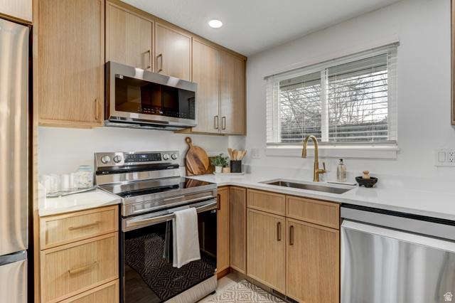 Taylorsville, Utah, 84129, United States, 4 Bedrooms Bedrooms, ,2 BathroomsBathrooms,Residential,For Sale,2010035