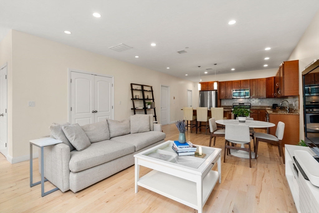 Boston, Massachusetts, 02128, United States, 3 Bedrooms Bedrooms, ,2 BathroomsBathrooms,Residential,For Sale,2002086