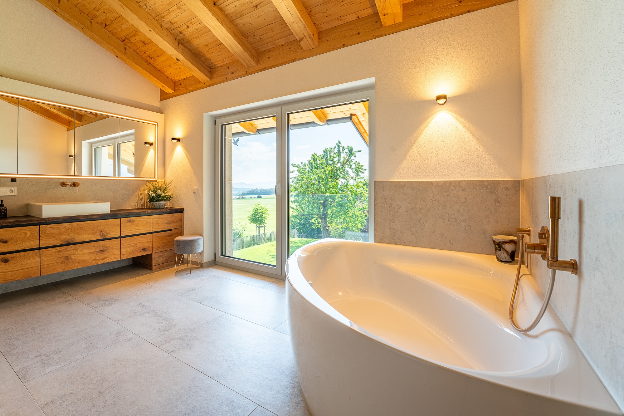  where  every day begin s with a view of the mountains: modern living with a pan... - 物件實景