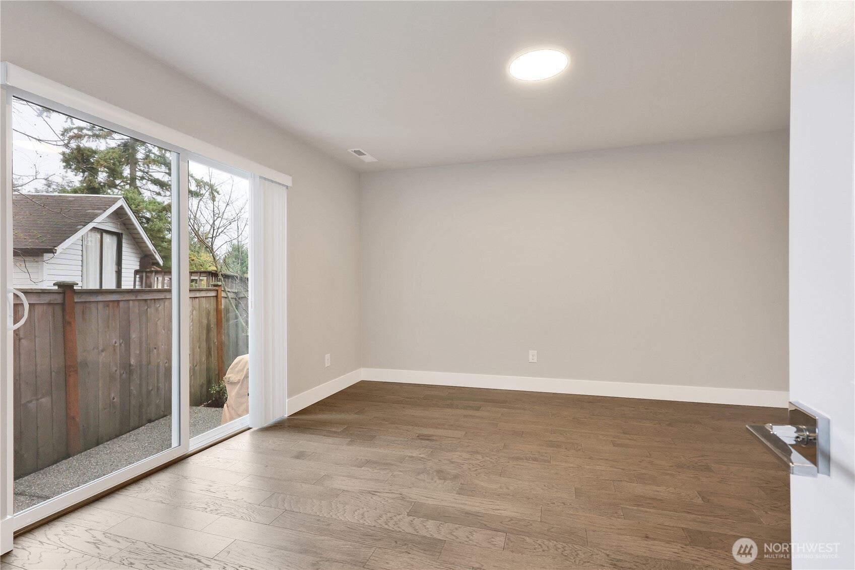 Lynnwood, Washington, 98087, United States, 4 Bedrooms Bedrooms, ,2 BathroomsBathrooms,Residential,For Sale,1990492