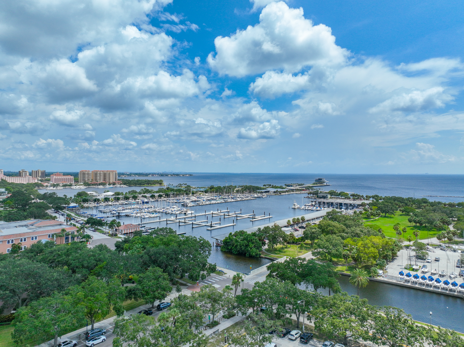 St Petersburg, Florida, 33701, United States, 3 Bedrooms Bedrooms, ,3 BathroomsBathrooms,Residential,For Sale,1924192
