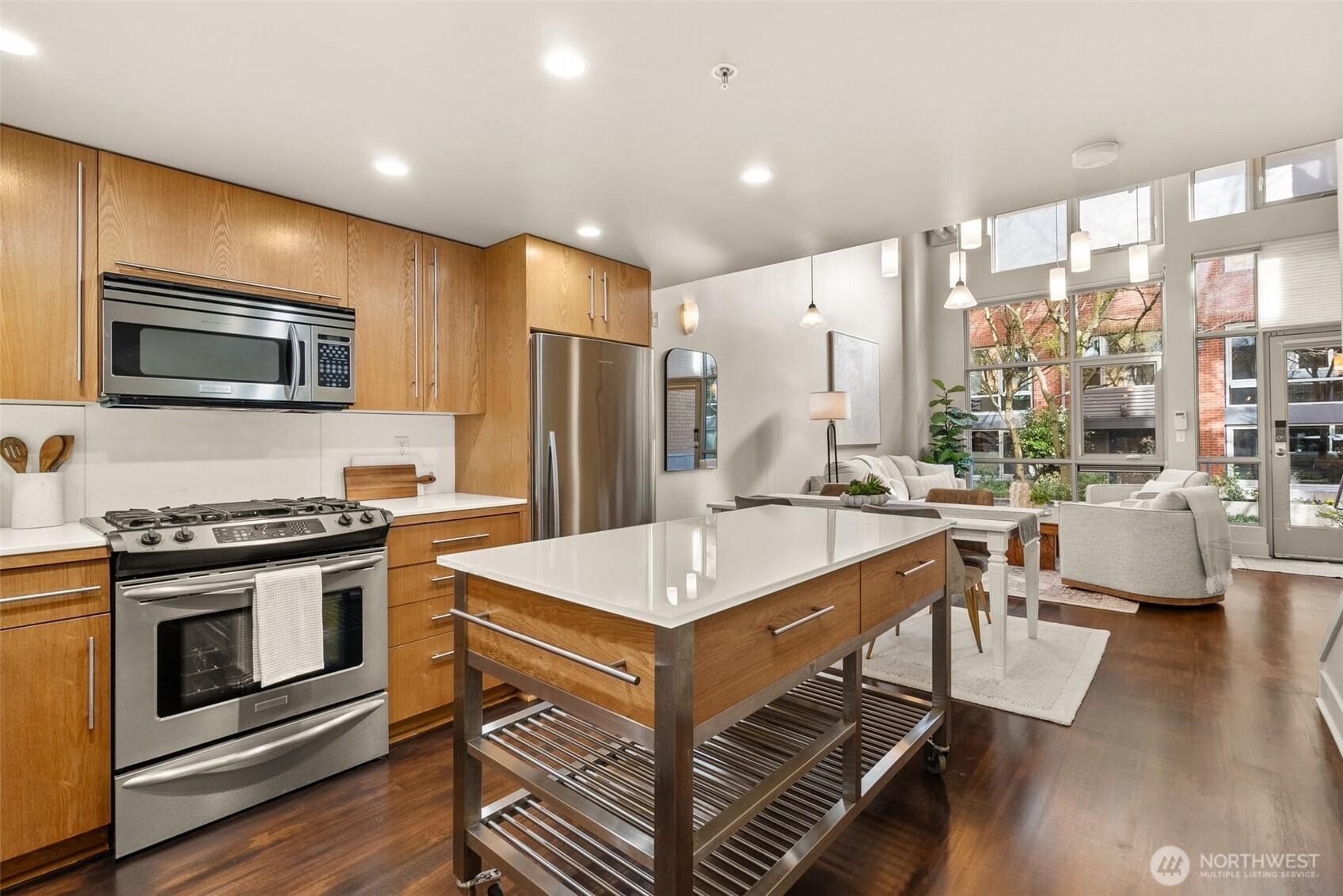 SEATTLE, Washington, 98102, United States, 1 Bedroom Bedrooms, ,2 BathroomsBathrooms,Residential,For Sale,1752958