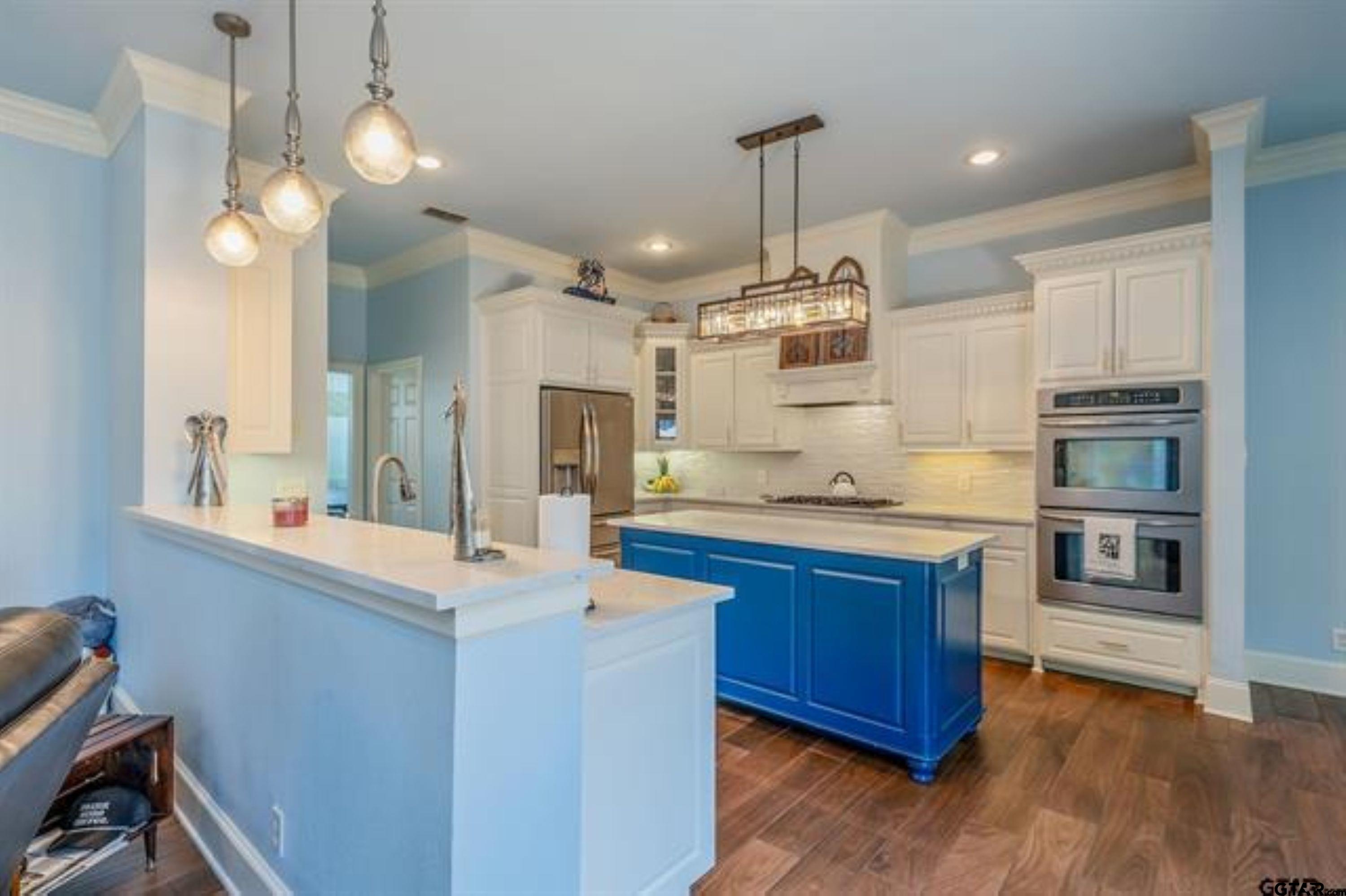 Tyler, Texas, 75703, United States, 5 Bedrooms Bedrooms, ,5 BathroomsBathrooms,Residential,For Sale,1901278