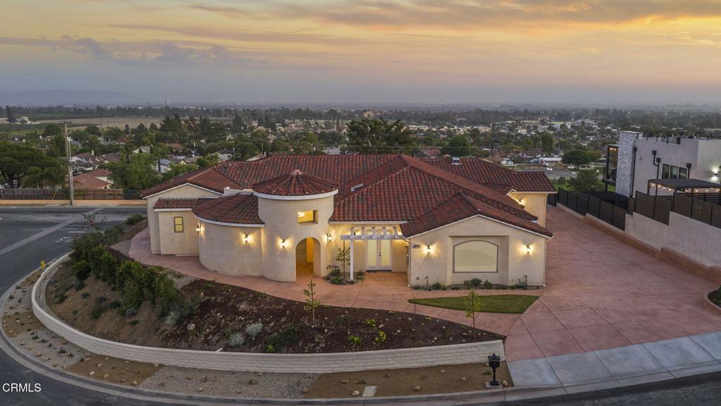 Ventura, California, 93003, United States, 4 Bedrooms Bedrooms, ,4 BathroomsBathrooms,Residential,For Sale,1912108