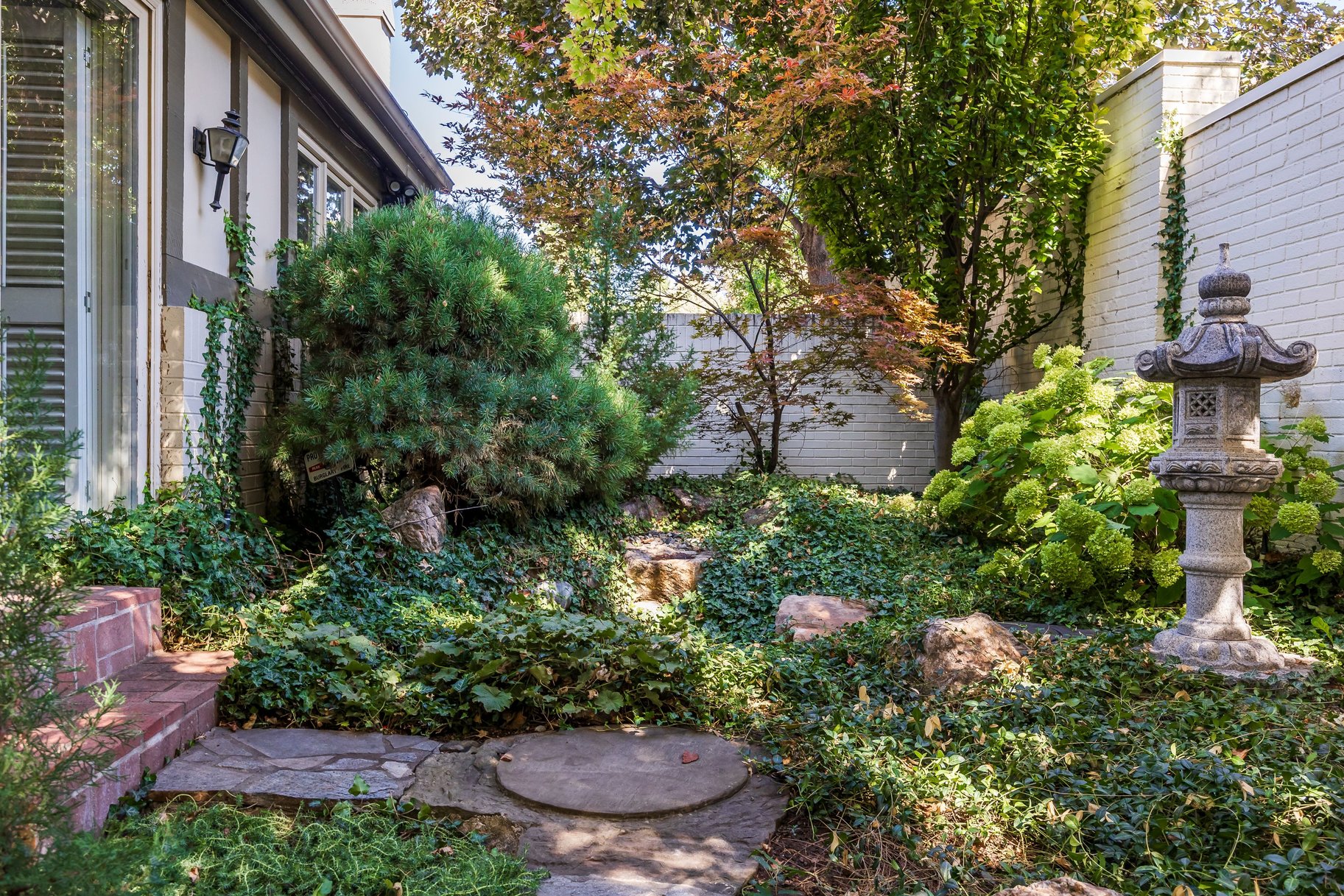  Charming Garden Retreat in Edgemount Estates - 物件實景
