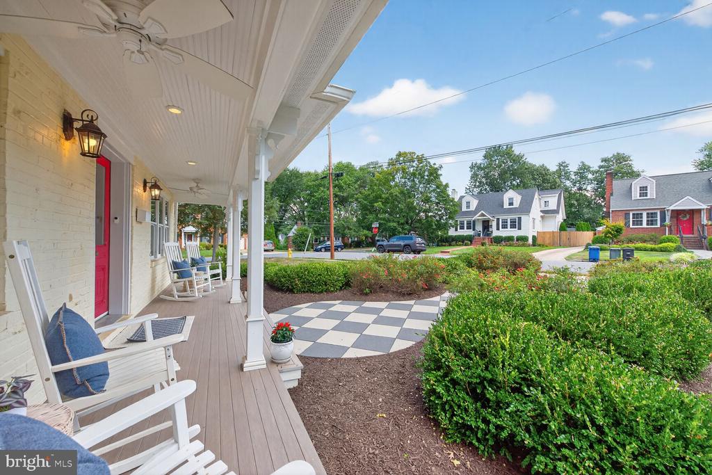 Arlington, Virginia, 22213, United States, 5 Bedrooms Bedrooms, ,5 BathroomsBathrooms,Residential,For Sale,1982488