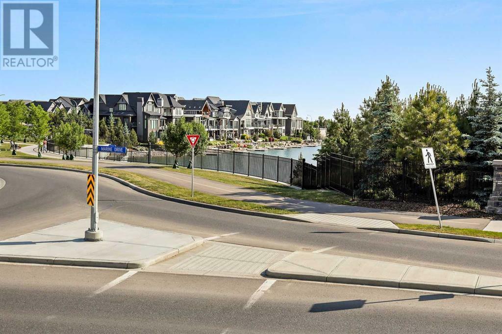 CALGARY, Alberta, T3M 2Z6, CA, 3 Bedrooms Bedrooms, ,2 BathroomsBathrooms,Residential,For Sale,1867473