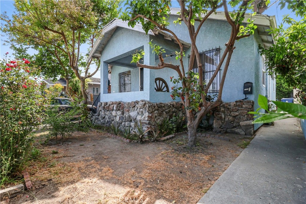 Los Angeles, California, 90016, United States, ,Residential,For Sale,1892903