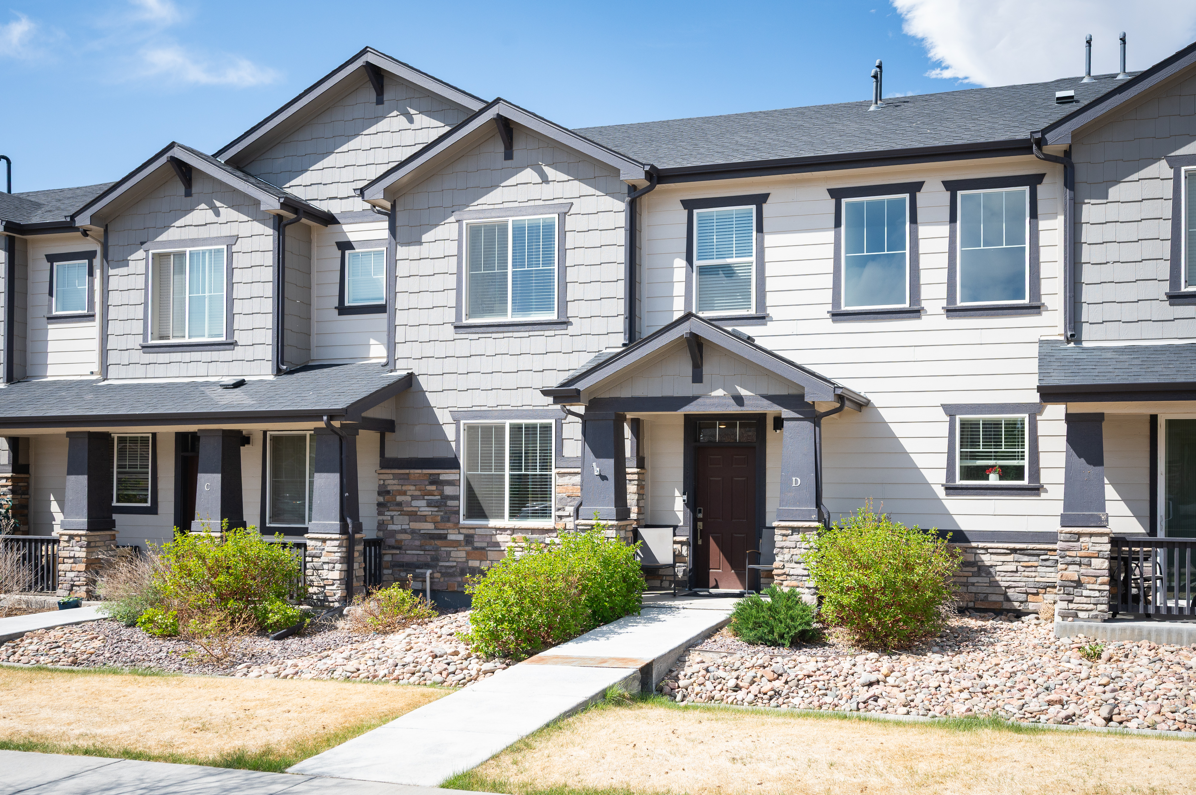  Beautifully Designed Townhome Featuring an Open & Inviting Floor Plan - 物件實景