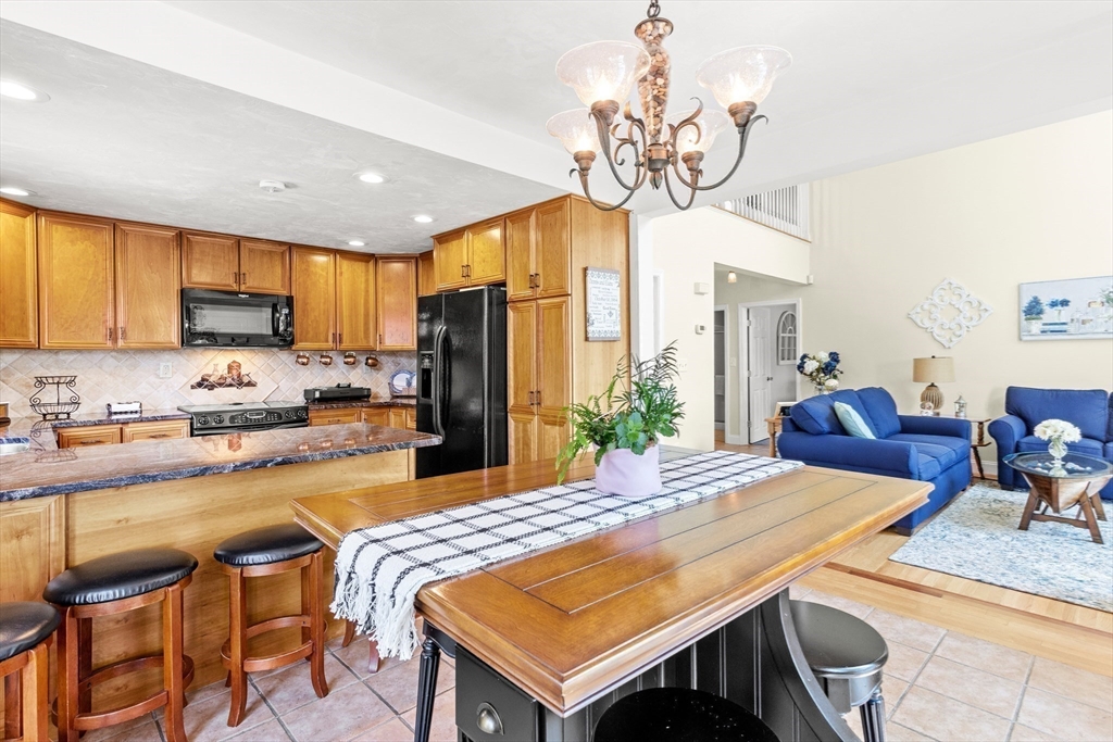 Methuen, Massachusetts, 01844, United States, 3 Bedrooms Bedrooms, ,2 BathroomsBathrooms,Residential,For Sale,1981346