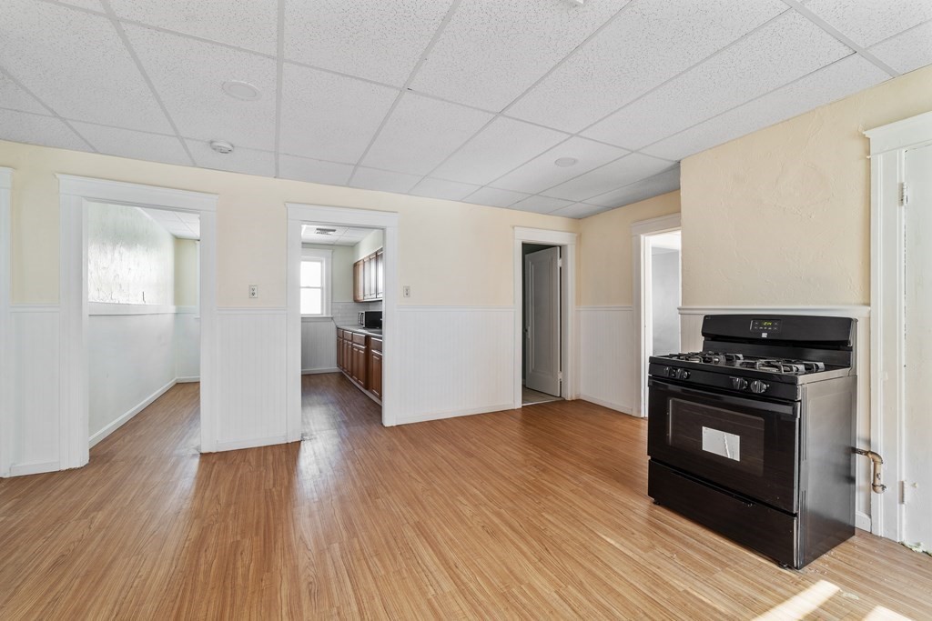 Worcester, Massachusetts, 01603-2339, United States, 9 Bedrooms Bedrooms, ,Residential,For Sale,1979601