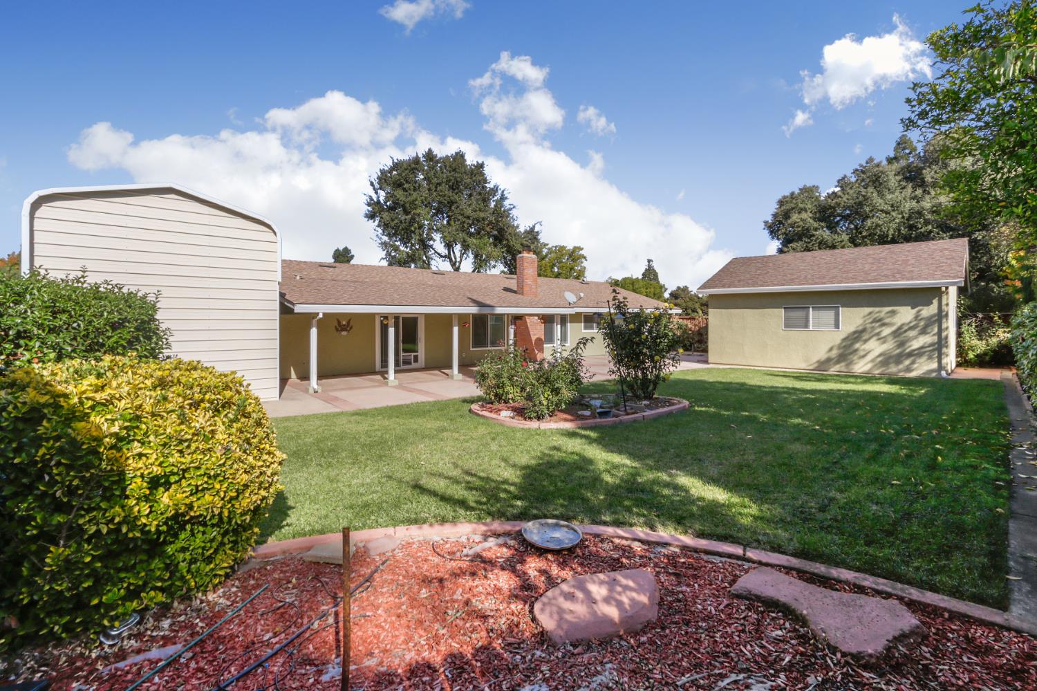 Elk Grove, California, 95624, United States, 4 Bedrooms Bedrooms, ,3 BathroomsBathrooms,Residential,For Sale,1987914