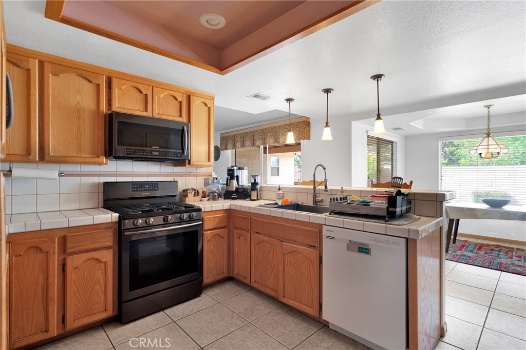 Apple Valley, California, 92307, United States, 4 Bedrooms Bedrooms, ,3 BathroomsBathrooms,Residential,For Sale,1795446