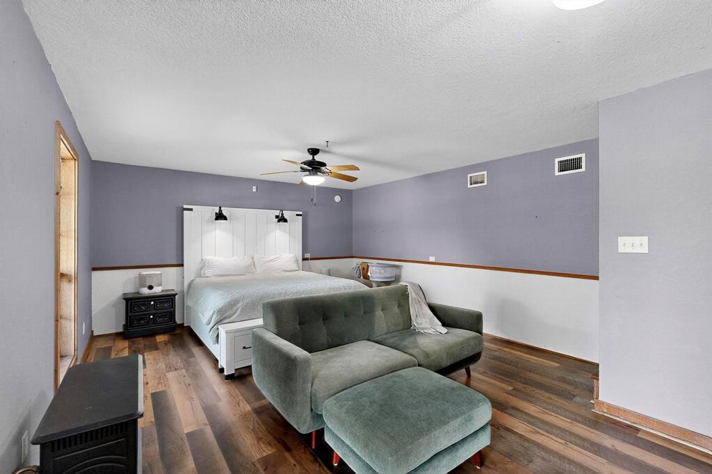 Sunset, Texas, 76270, United States, 4 Bedrooms Bedrooms, ,4 BathroomsBathrooms,Residential,For Sale,1974104