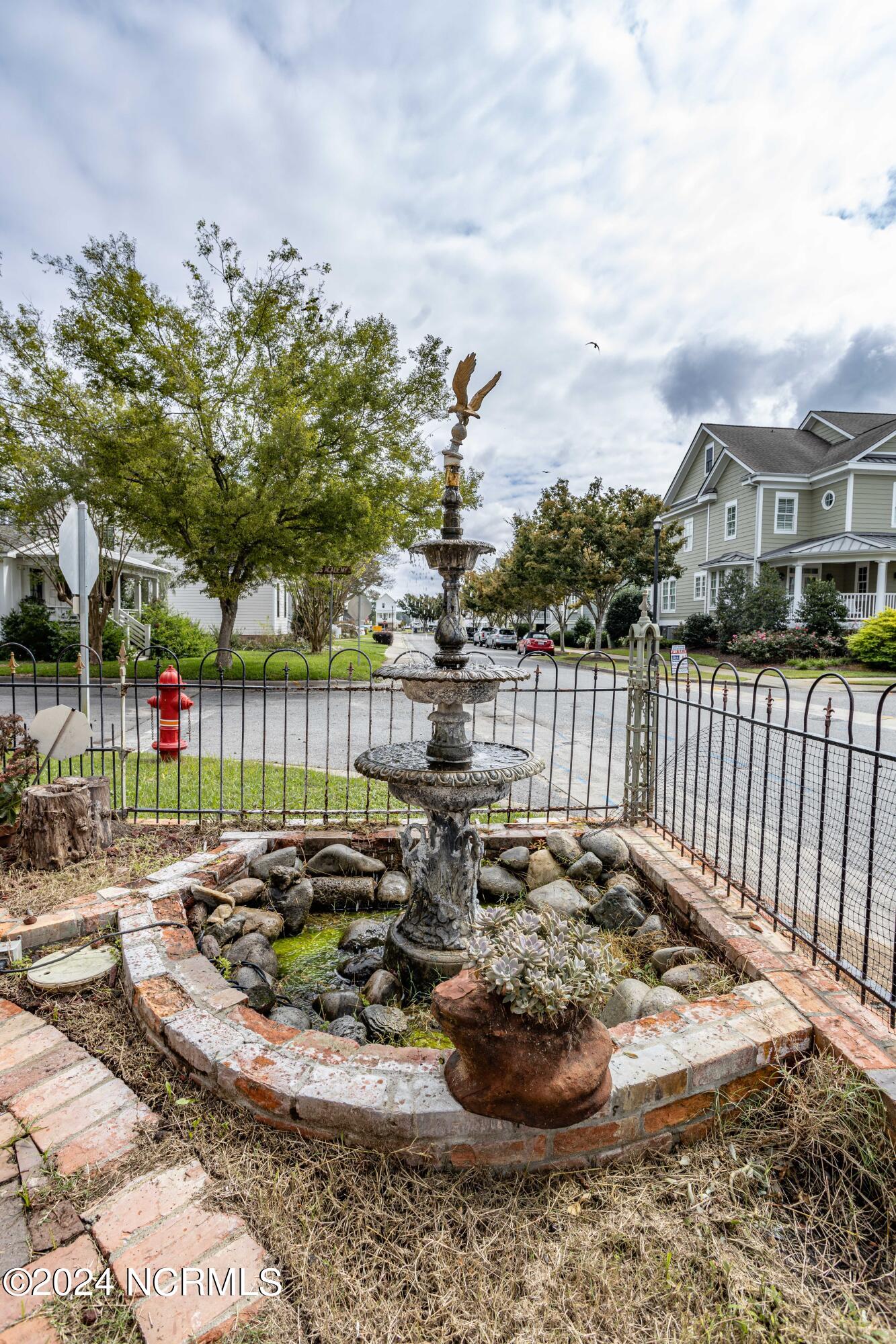 122 S Academy Street, Washington, North Carolina, 27889, United States, 3 Bedrooms Bedrooms, ,4 BathroomsBathrooms,Residential,For Sale,122 S Academy Street,1639244