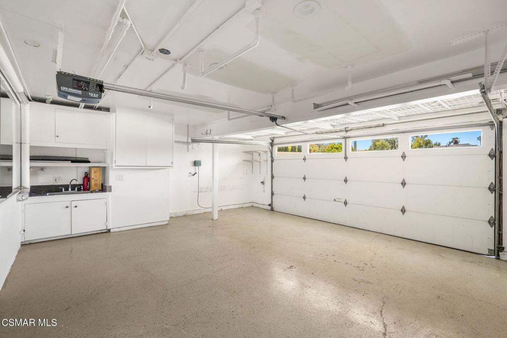 Newbury Park, California, 91320, United States, 5 Bedrooms Bedrooms, ,3 BathroomsBathrooms,Residential,For Sale,1885312
