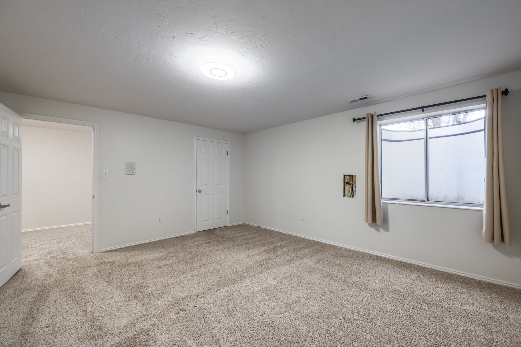  Updated Sandy Home With One of a Kind Location With Unobstructed Mountain Views - 物件實景