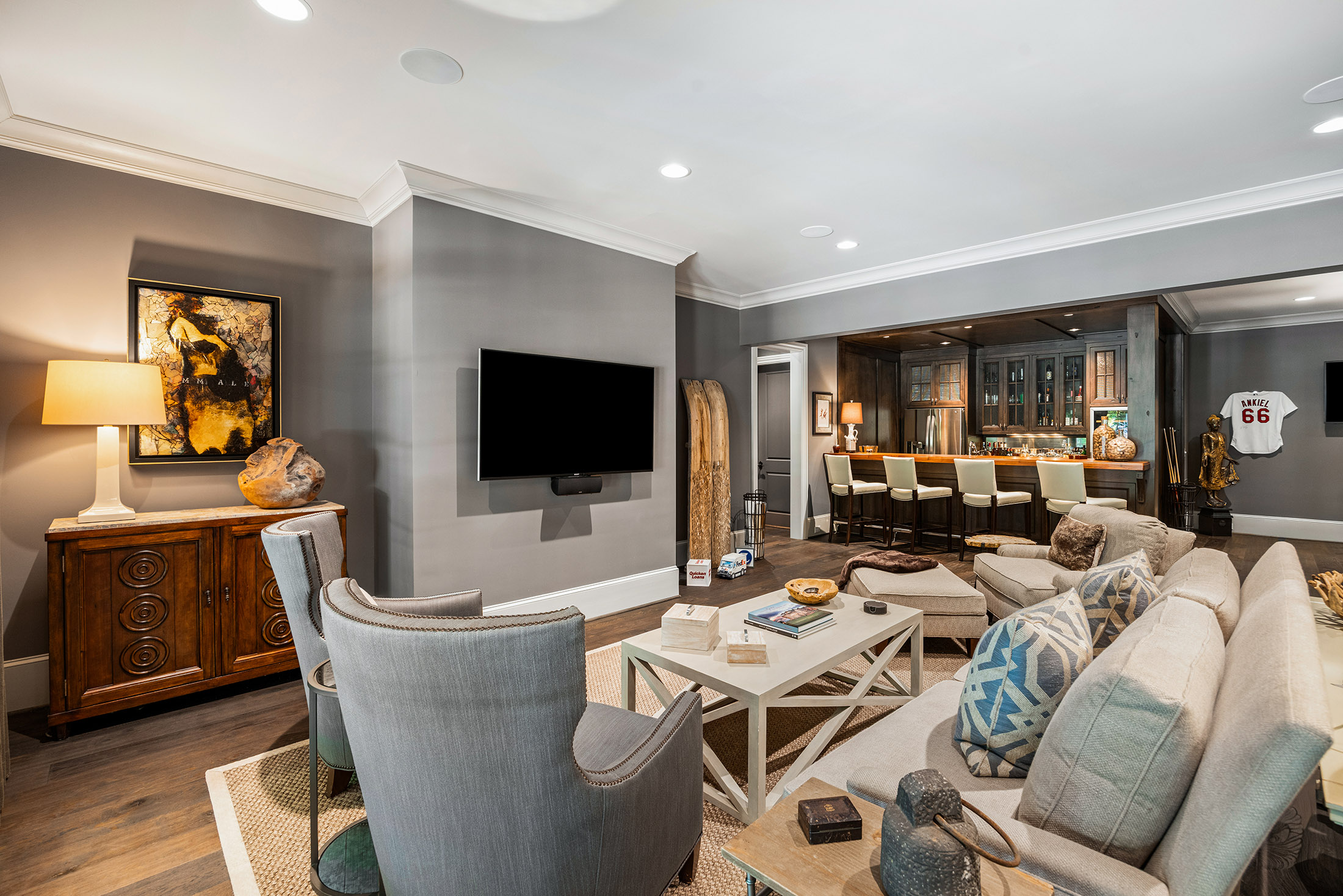  Buckhead Estate Pairs Architectural Presence with Richly Layered Interiors - 物件實景