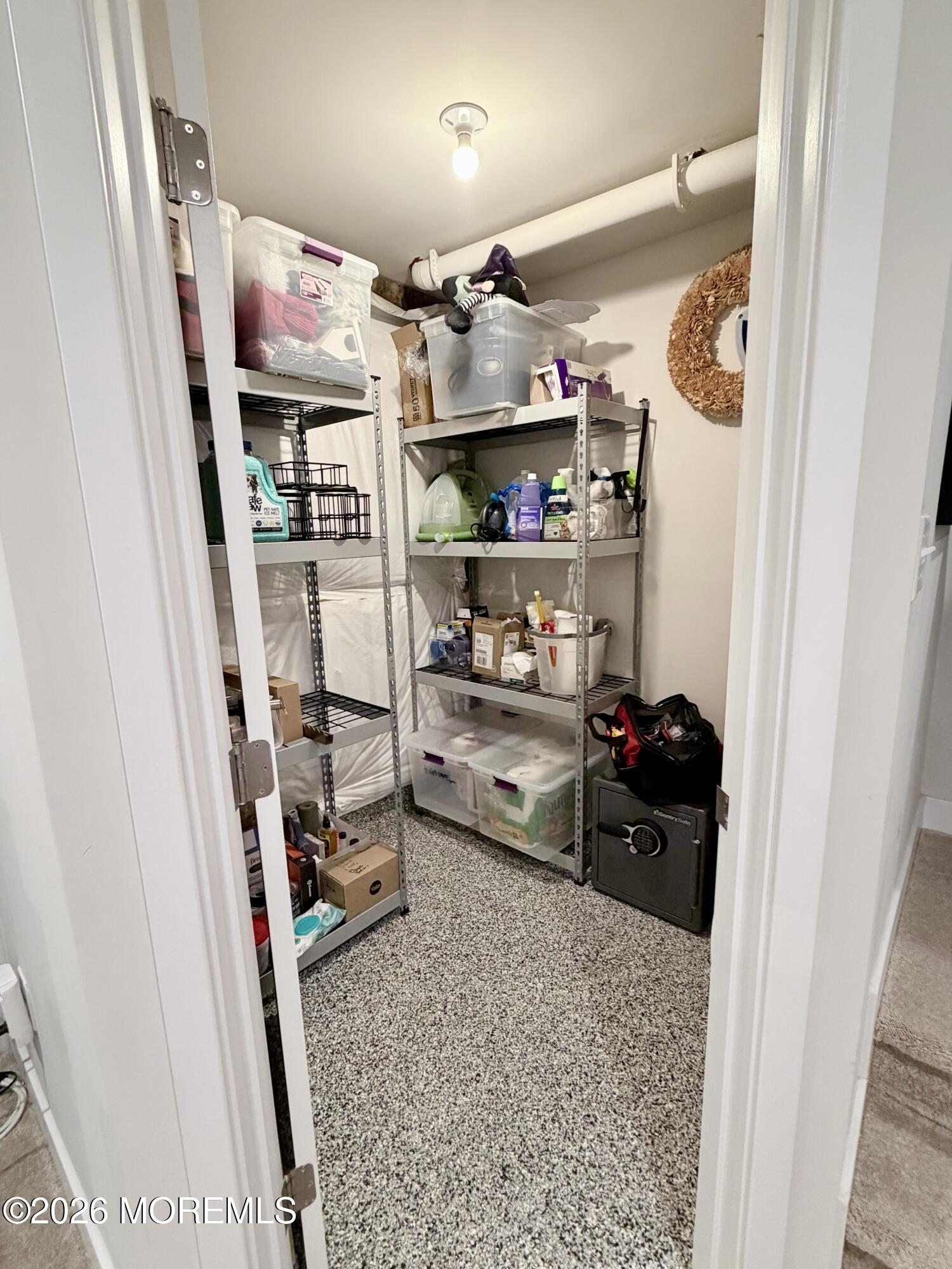 Parlin, New Jersey, 08859, United States, 3 Bedrooms Bedrooms, ,3 BathroomsBathrooms,Residential,For Sale,2010964