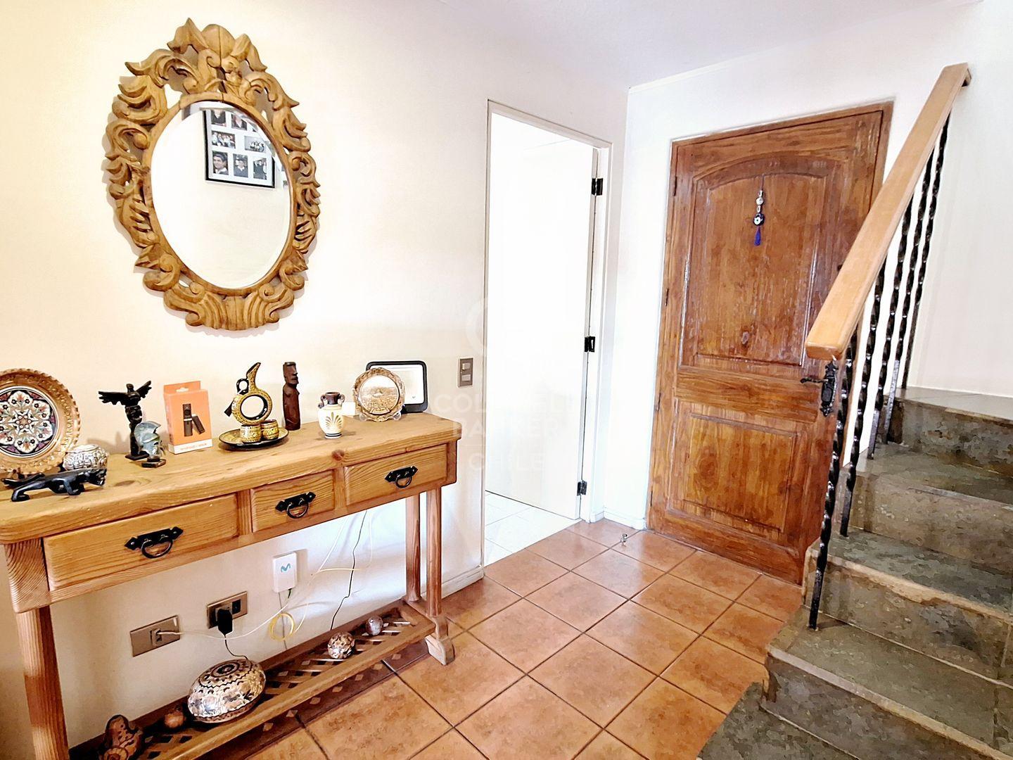 Peñalolén, Chile, 5 Bedrooms Bedrooms, ,3 BathroomsBathrooms,Residential,For Sale,1837912