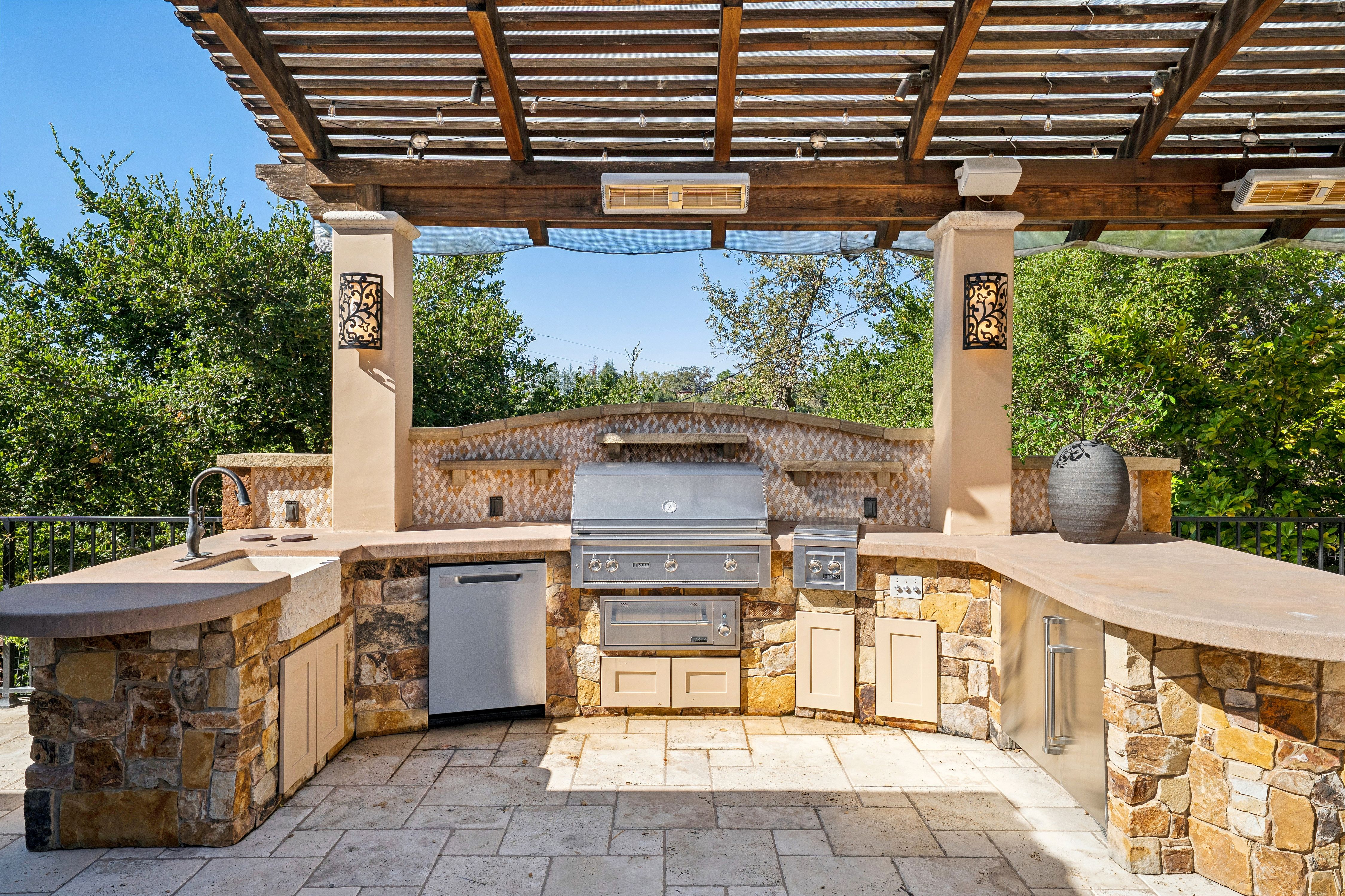  Private Mediterranean Estate with Breathtaking Views - 物件實景
