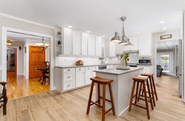 Shoreham, New York, 11786, United States, 5 Bedrooms Bedrooms, ,3 BathroomsBathrooms,Residential,For Sale,1990330