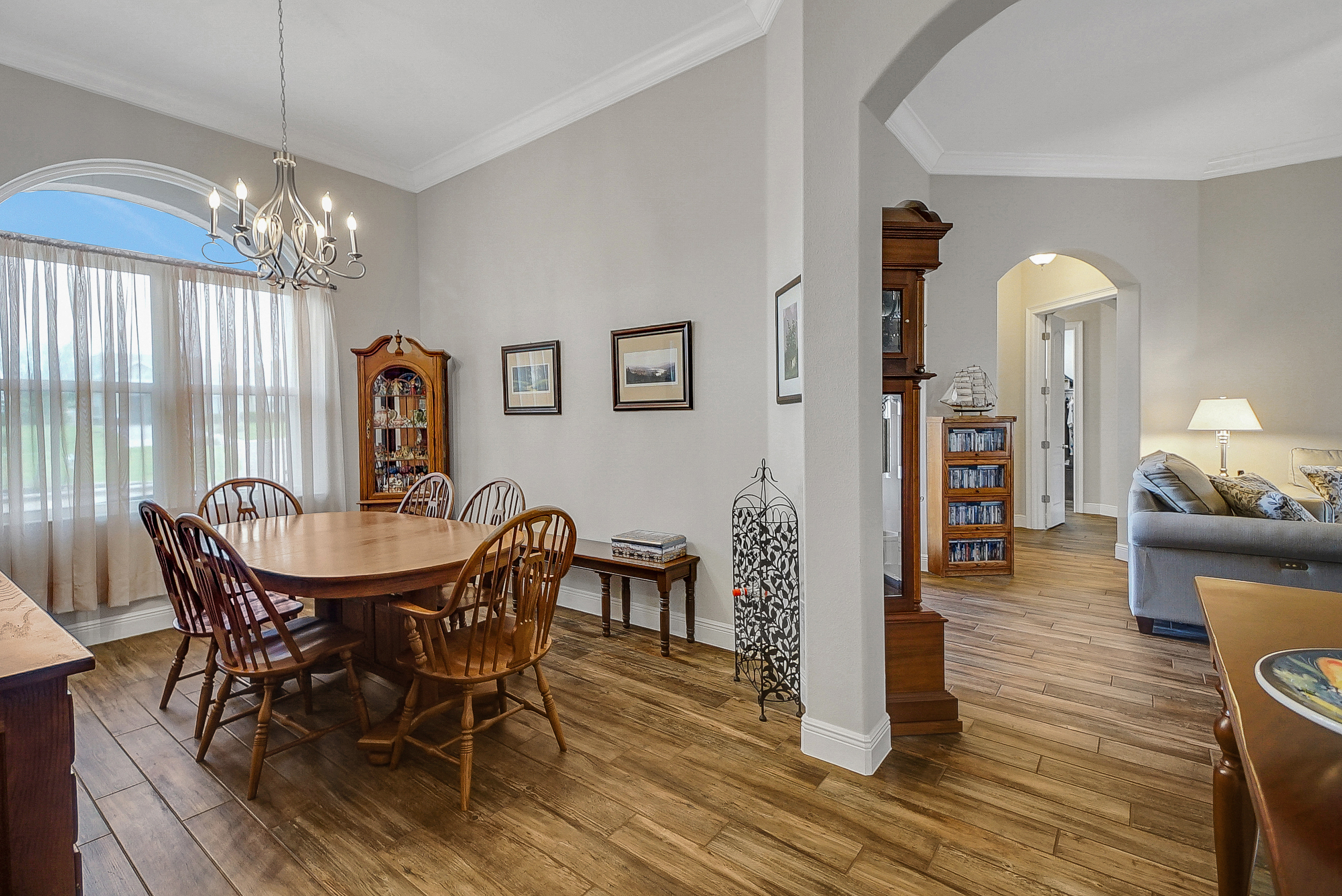 Lady Lake, Florida, 32159, United States, 4 Bedrooms Bedrooms, ,3 BathroomsBathrooms,Residential,For Sale,1945025
