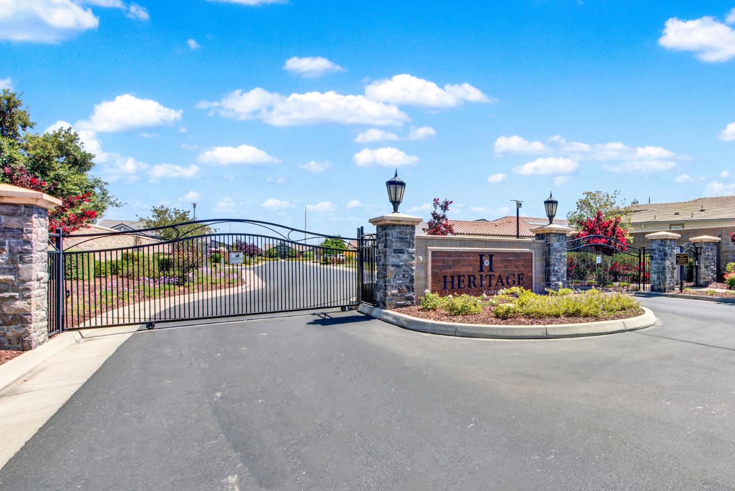 Sacramento, California, 95829, United States, 3 Bedrooms Bedrooms, ,2 BathroomsBathrooms,Residential,For Sale,1912501