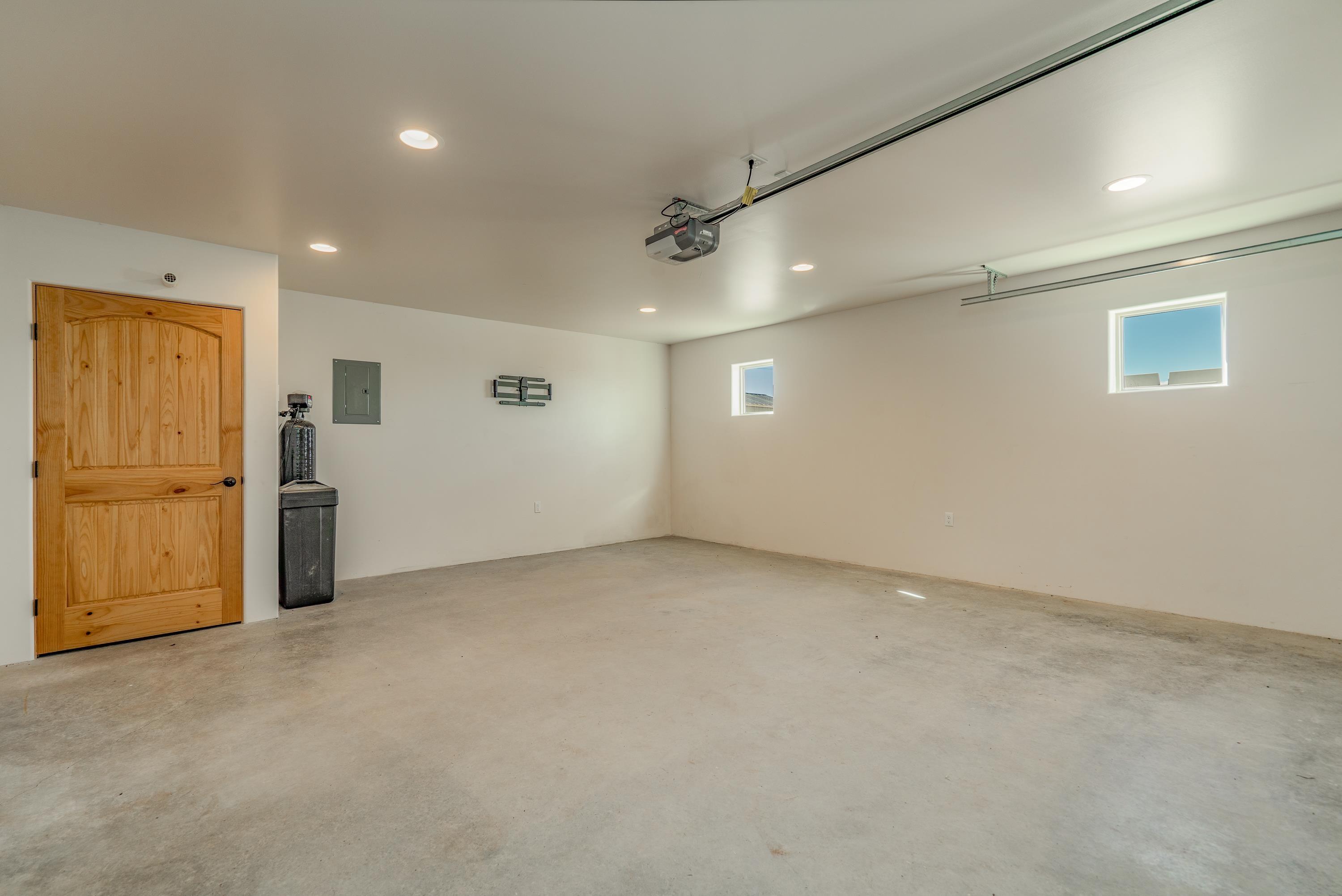 Taos, New Mexico, 87557, United States, 3 Bedrooms Bedrooms, ,2 BathroomsBathrooms,Residential,For Sale,1959300