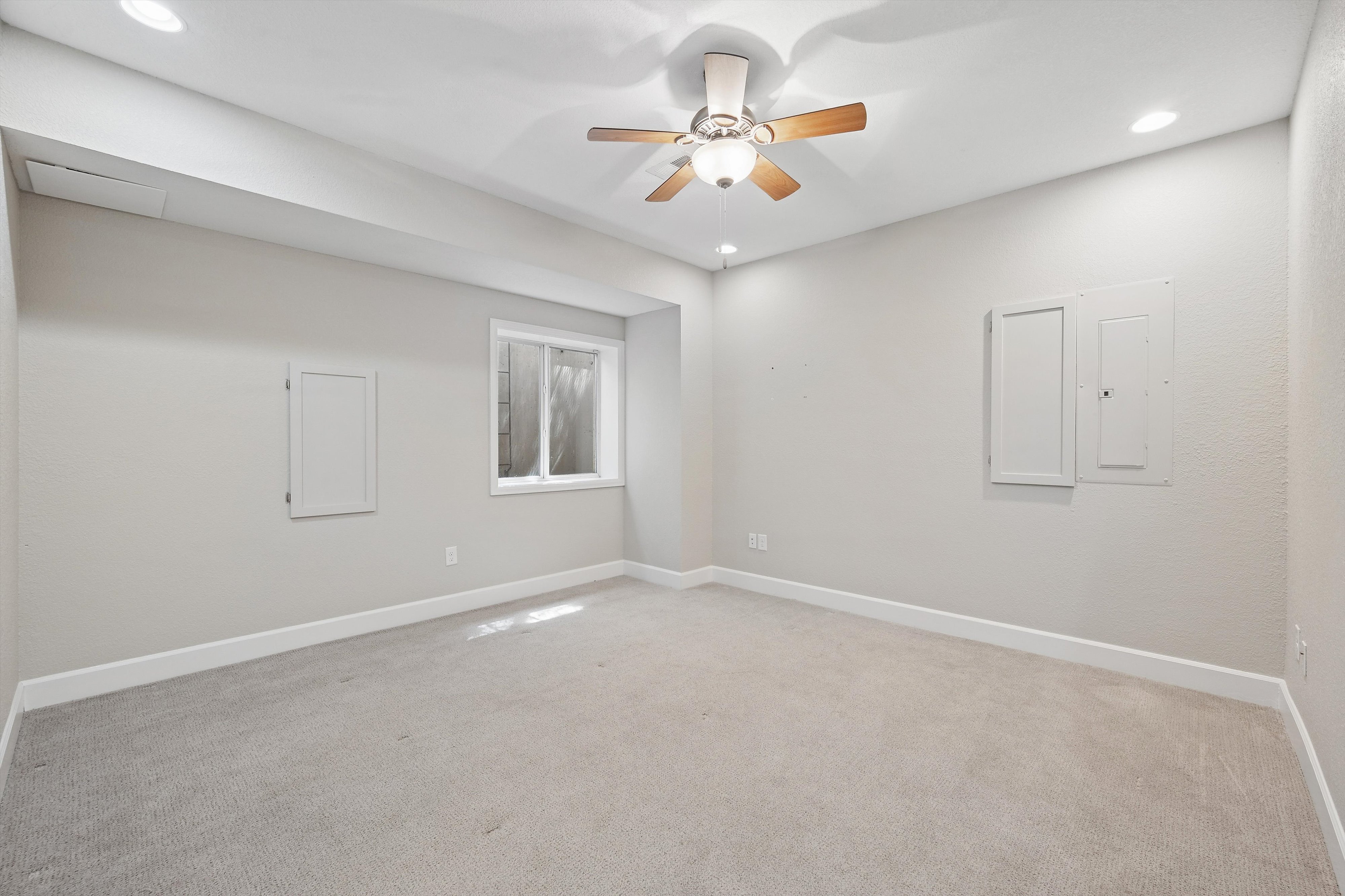  Charming Townhome In Sought After Central Park Location - 物件實景