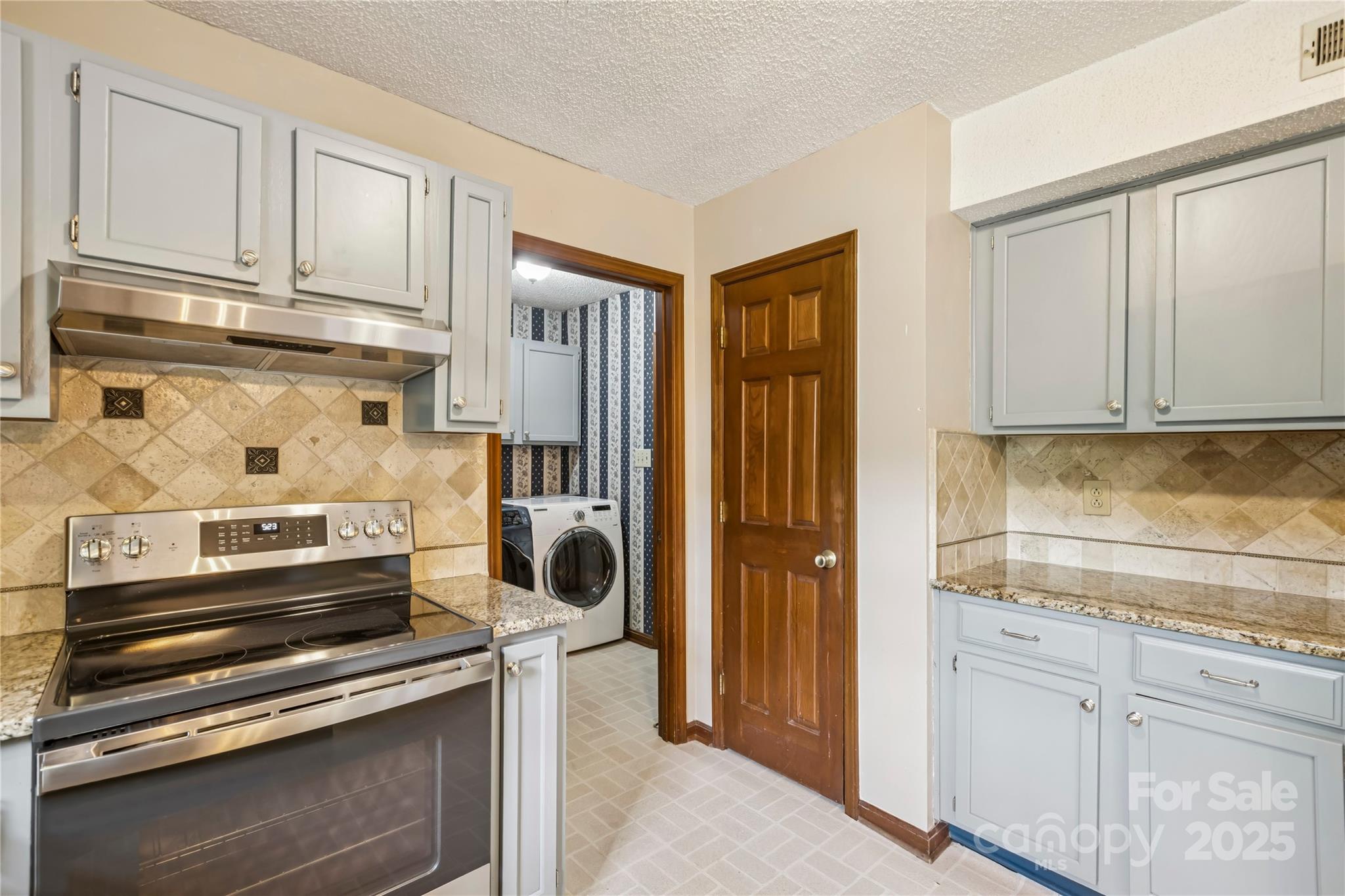 Matthews, North Carolina, 28105, United States, 4 Bedrooms Bedrooms, ,3 BathroomsBathrooms,Residential,For Sale,1938548