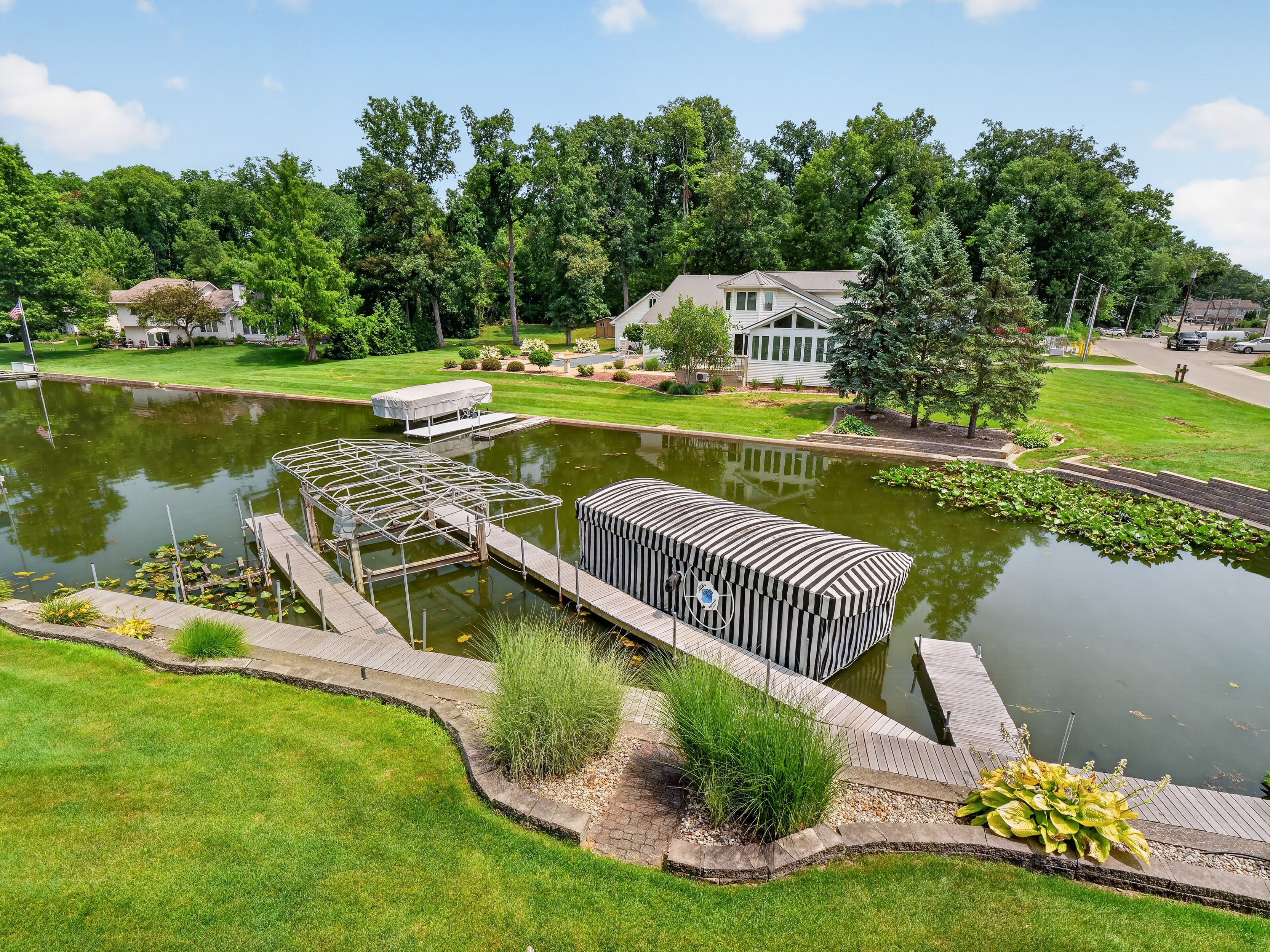  Beautifully Maintained Syracuse Lake Home - 物件實景