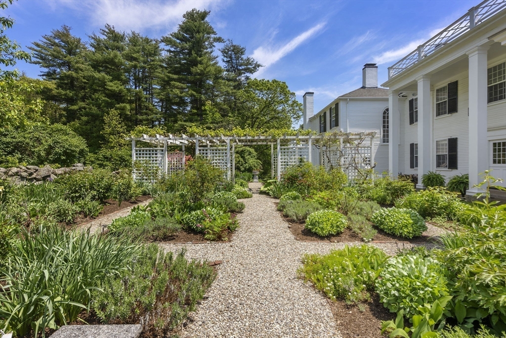 Sudbury, Massachusetts, 01776, United States, 6 Bedrooms Bedrooms, ,6 BathroomsBathrooms,Residential,For Sale,1804131