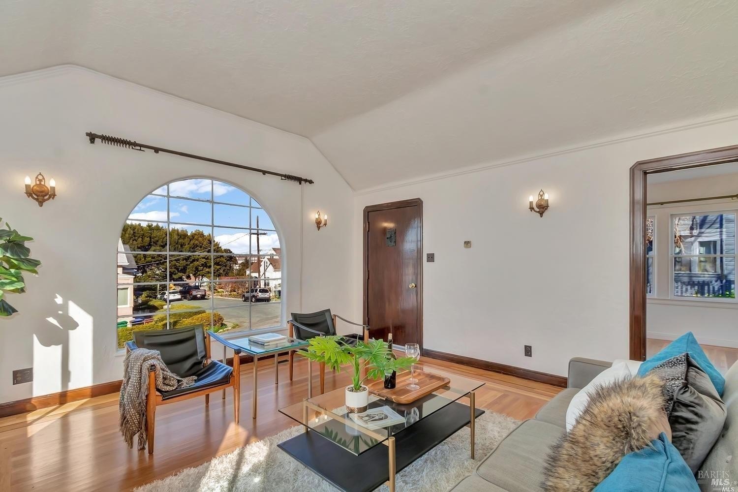 Crockett, California, 94525, United States, 2 Bedrooms Bedrooms, ,1 BathroomBathrooms,Residential,For Sale,1926566