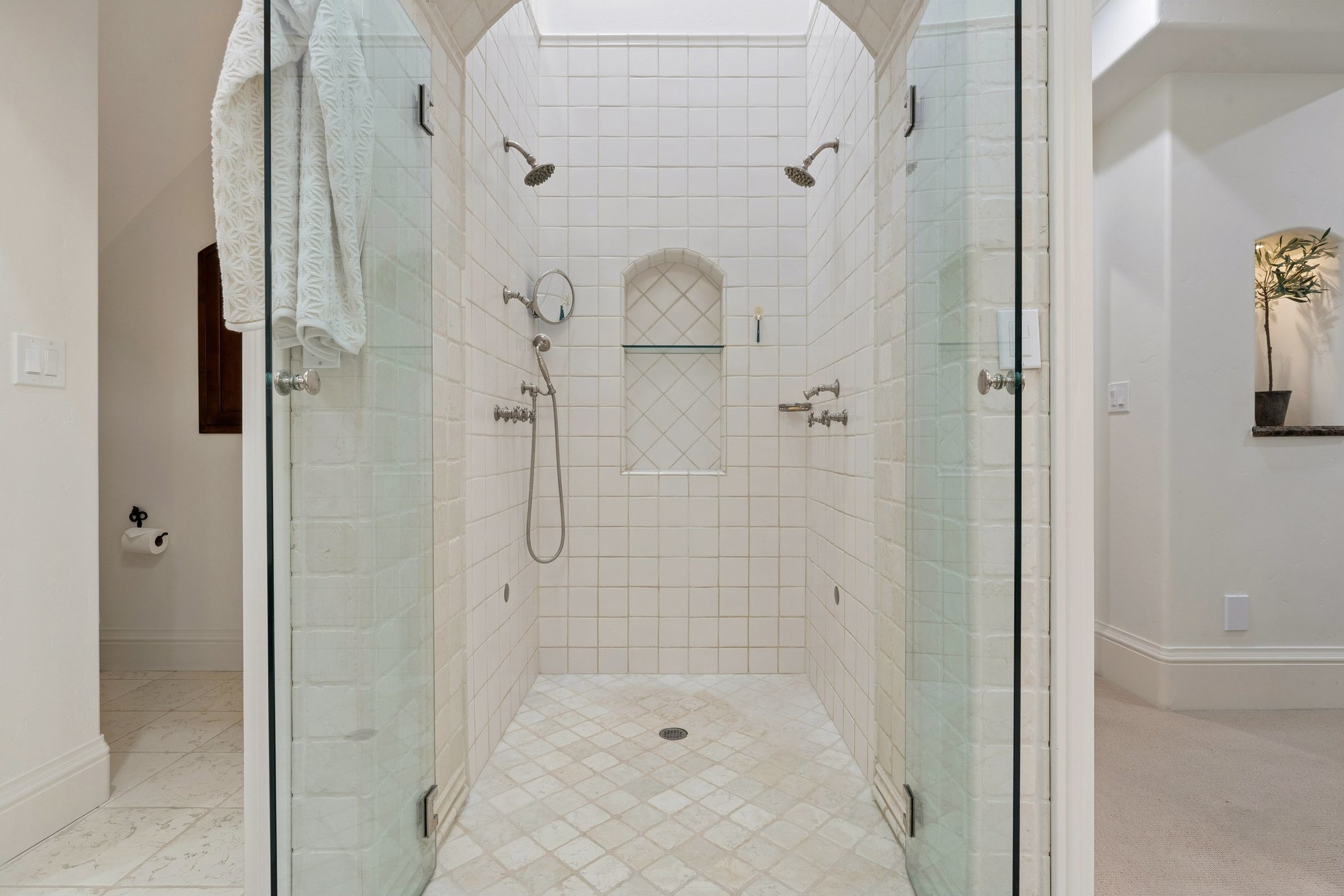  Timeless Elegance in Lower Hillsborough - 物件實景