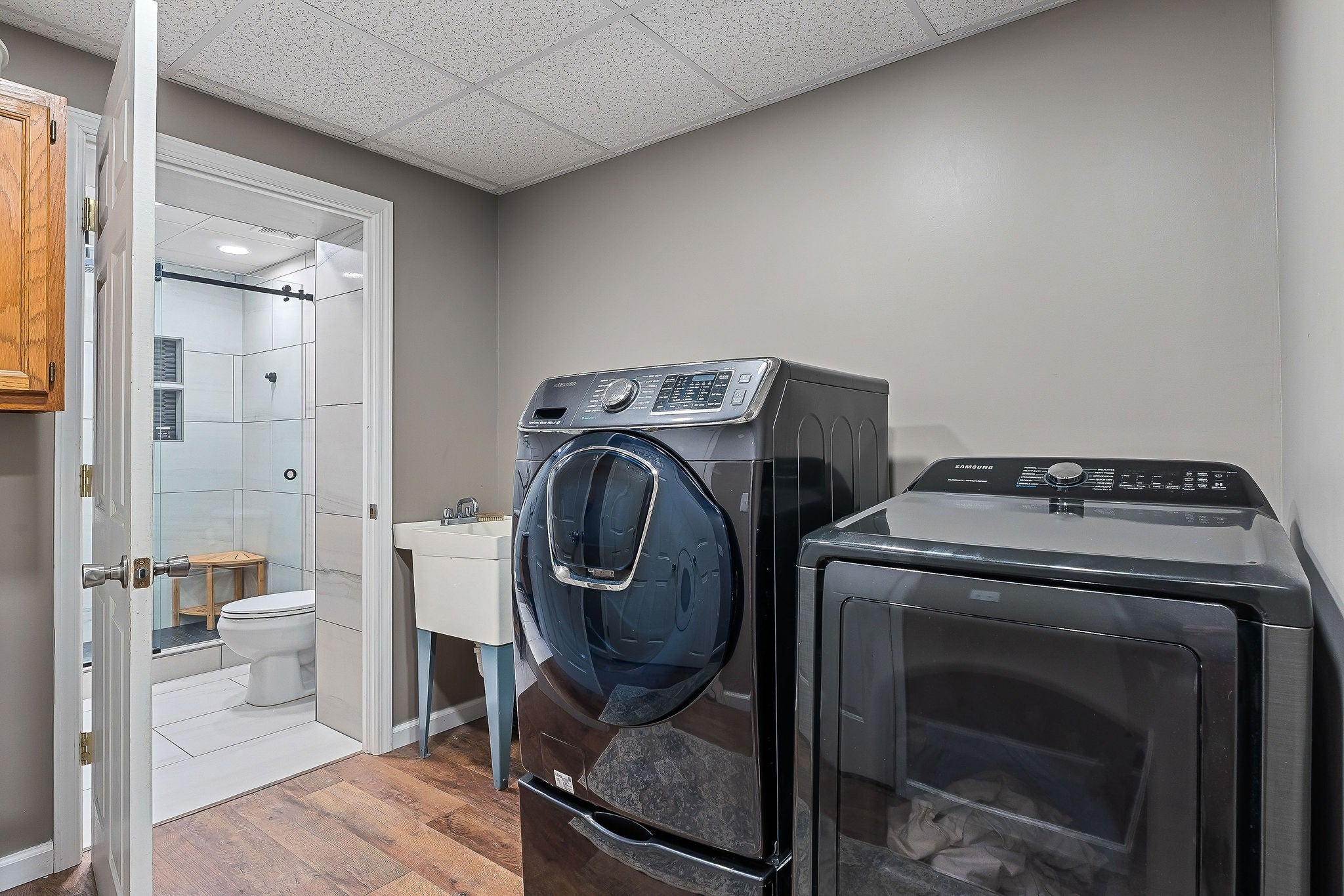 Smithville, Tennessee, 37166, United States, 1 Bedroom Bedrooms, ,4 BathroomsBathrooms,Residential,For Sale,2006606